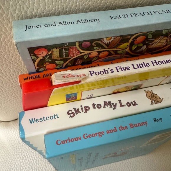 Book Bundle of 5 Baby Toddler Heavy Duty Books Maisy Pooh Curious George Skip - Picture 4 of 7